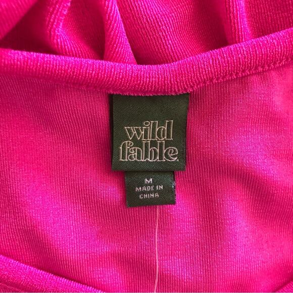 Wild Fable NWT Womens Trendy Cut-Out Sleek Bodysuit Bold Vibrant Pink Sz Medium - Picture 5 of 10